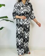 ست_شومیز_شلوار بیسکویتی طرح بته جقه و لوزی زمینه سفید مشکی کد 9054_9049_8943