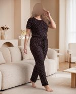 ست تیشرت شلوار سوپر پنبه طرح قلب هاشور و گل ریز سفید زمینه مشکی کد 8943